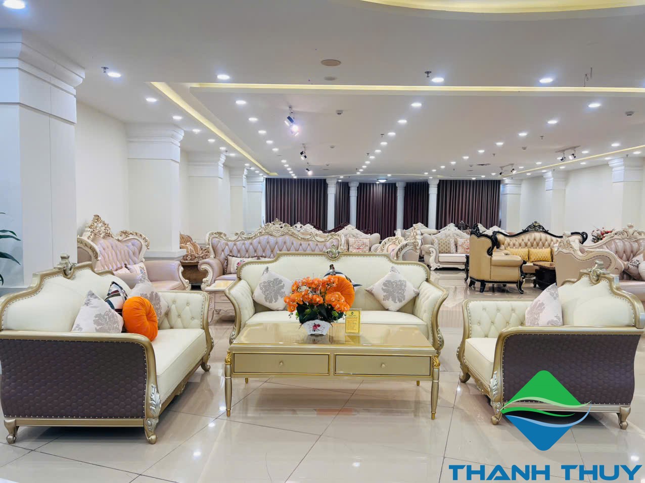 Sofa tân cổ điển
